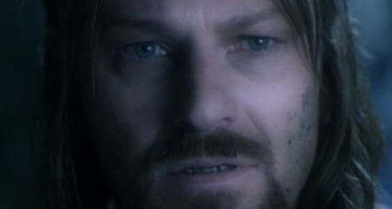 Boromir blickt Galadriel an